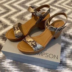 Women’s Sandles Size 8.5